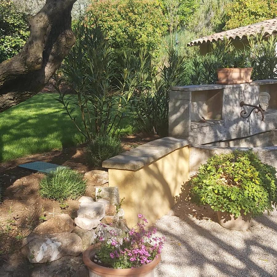 Roussillon en Isere ル チャント デュ クール Bed & Breakfast エクステリア 写真