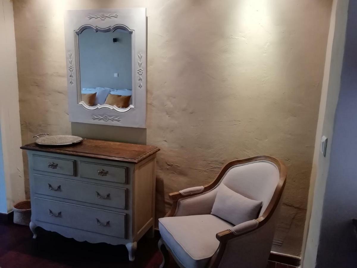 Roussillon en Isere ル チャント デュ クール Bed & Breakfast エクステリア 写真